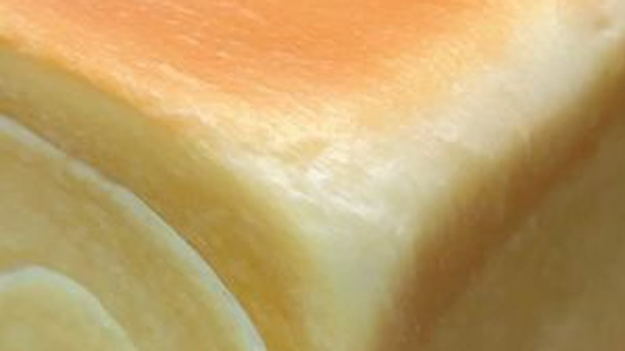 「栗子生吐司」口感柔软细腻，奶香浓郁！ 材料如下：主面团：高筋面粉（凯萨琳） 250g     盐3g    耐高糖干酵母3g细砂糖20g     炼乳20g  淡奶油40g蜂蜜15g ...