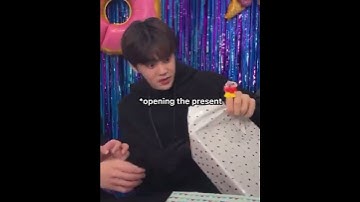 gyuvin opening his birthday gift #zb1#zerobaseone#zhanghao#taerae#hanbin#gunwook#gyuvin#ricky#yujin