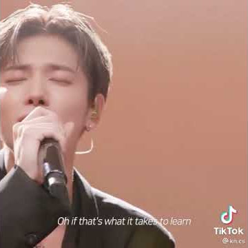 TXT Taehyun with Lee Mu-jin singing 10,000 Hours~~✨💙