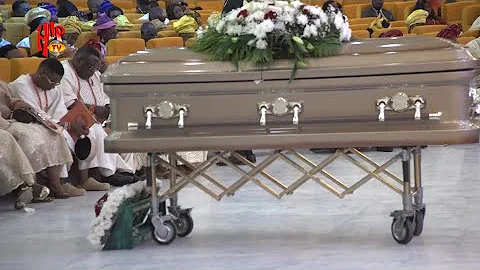 Wizkid lays mother to rest - Highlight