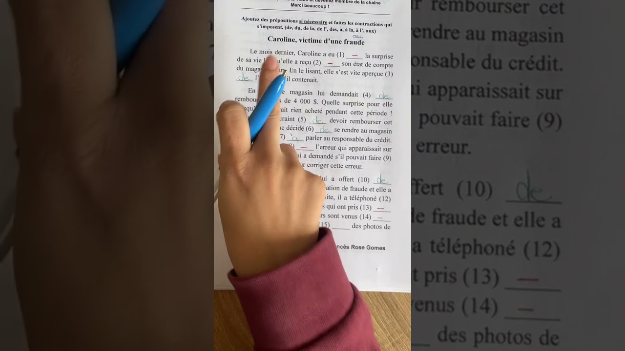 Exercice de français : remplir un texte en utilisant des