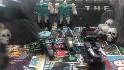 Ionacus toy reviews #318 powercore combiners crankcase W/destrons