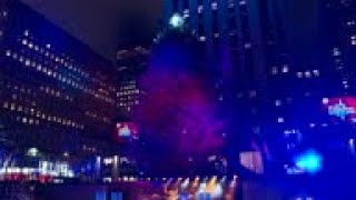 Rockefeller tree lights up