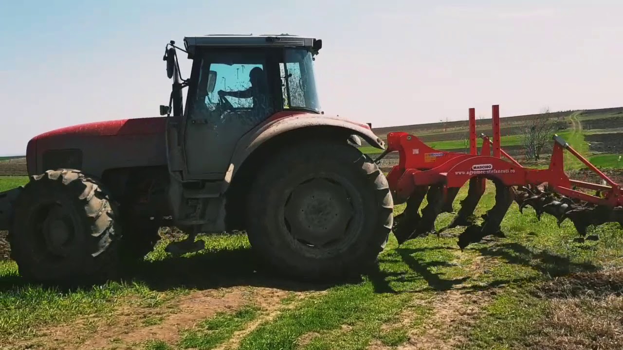 Massey Ferguson 8220 -Scarificat