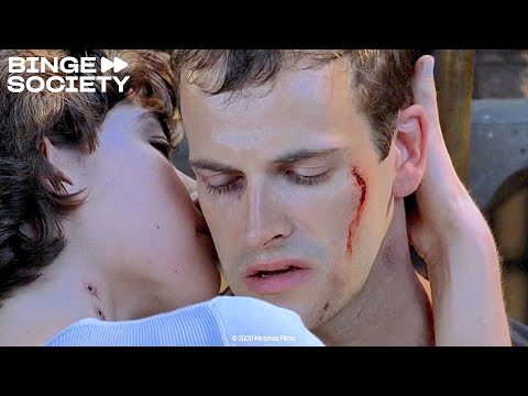 Dracula (2000): Mary sacrifices herself to destroy Dracula