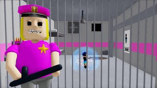 Я сбежал от девушки-полицейской в Roblox