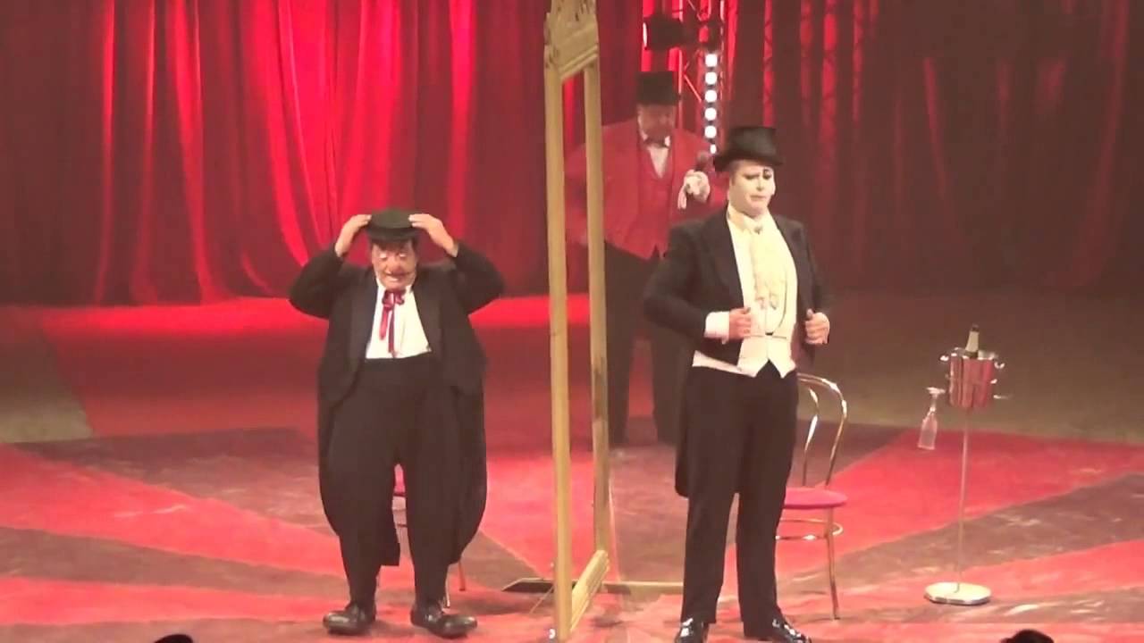 The Broken Mirror Entrée ,Shepperd Clowns