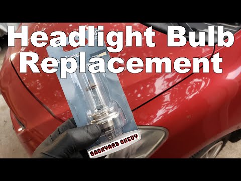 How to Replace Headlight Bulb on a Toyota Yaris - H4 Headlight Bulb Replacement