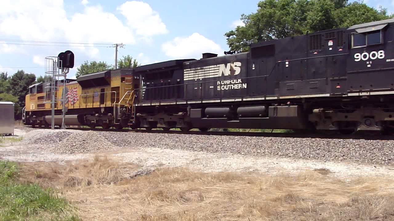 HD: 7/3/13 Union Pacific 8444 leads NS 224 with a nice consist - YouTube