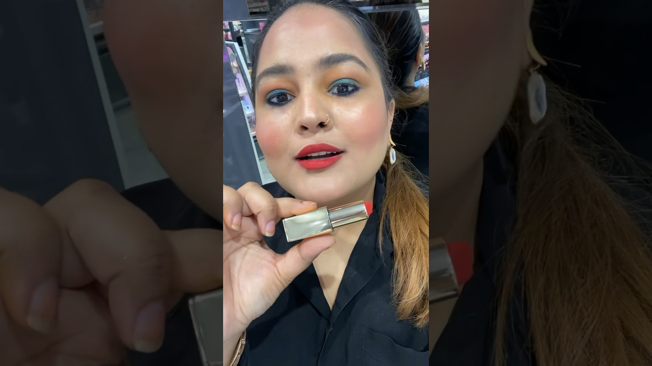 Estée lauder lipstick. 