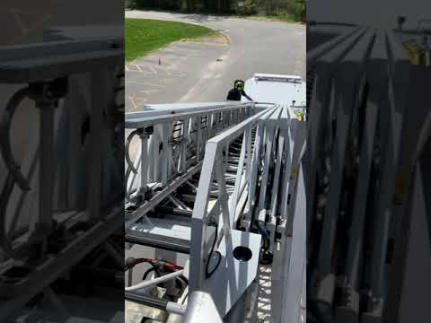 Merrimack Ladder truck at Reeds Ferry School