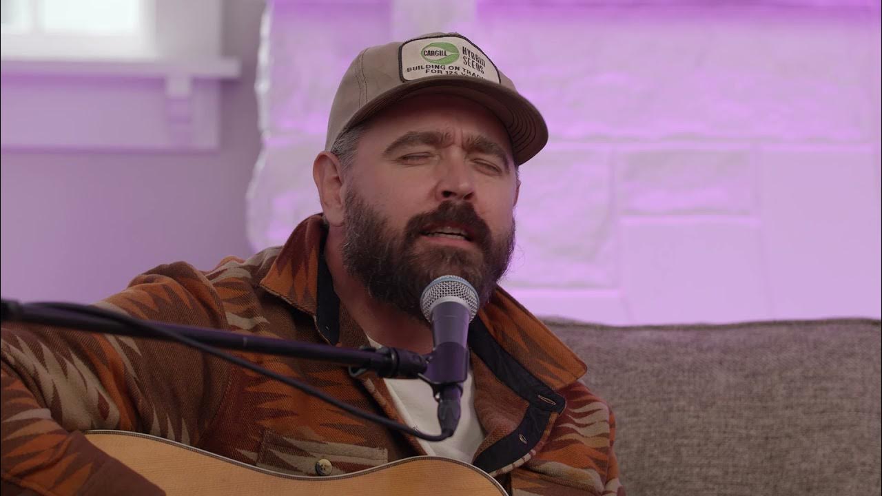 Jonathan Singleton performs Diamond Rings and Old Barstools by Tim