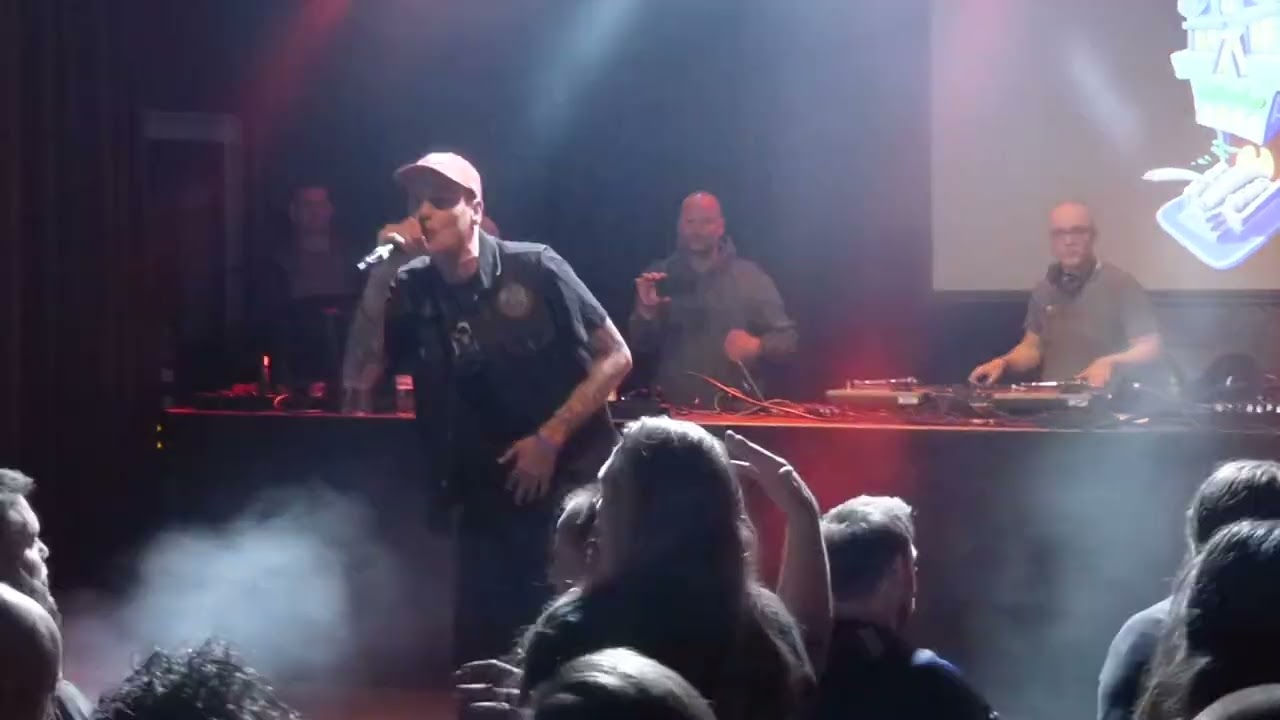 Def P - Steek 'm Op [Live in de Vorstin, Hilversum - 02-04-2022]
