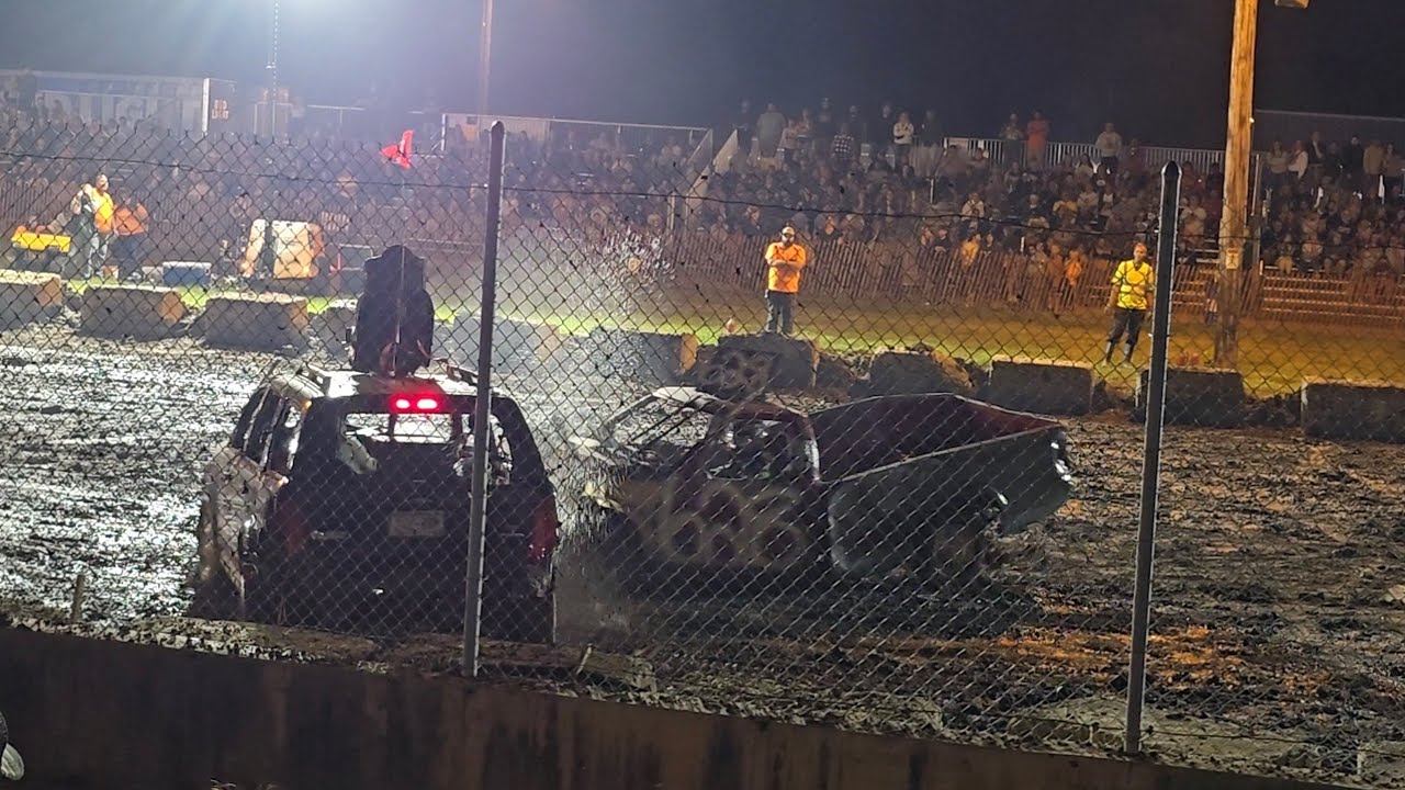 Demolition Derby V8 Engines And Mid-size Trucks 2025!