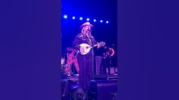 @ElleKingMusic–I’m Not Drunk I’m Just Drinking (Mack Allen Smith Cover |SLC| April 25, 2023)🍷🎤🔥
