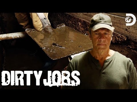 Mike Makes Farm Fresh Deer Urine! | Dirty Jobs