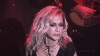 ΑΝΝΑ ΒΙΣΣΗ [Hotel Ermou] - ΜΠΑΛΩΜΑΤΑΚΙ