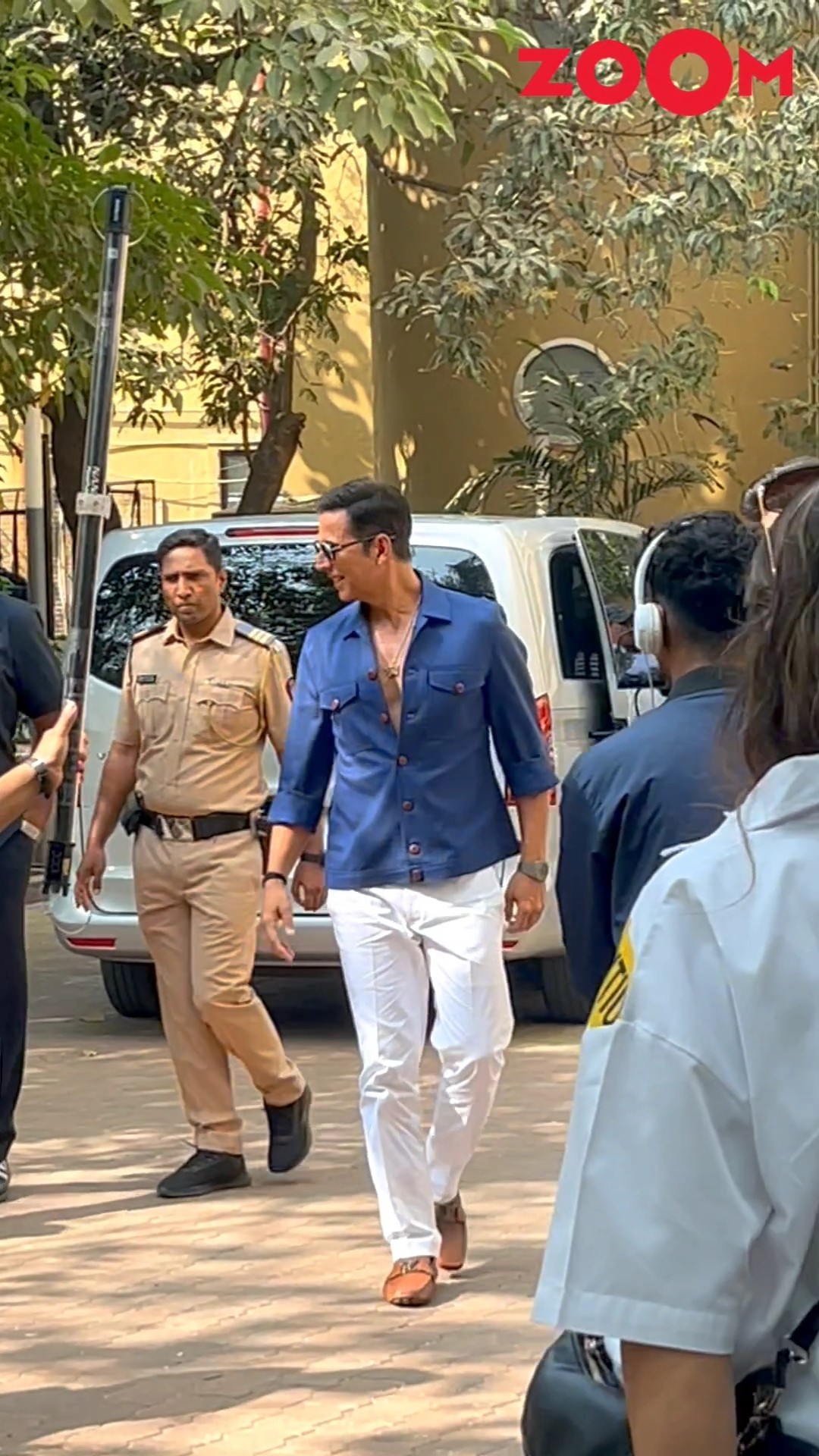 Akshay Kumar \u0026 Veer Pahariya go BACK to meet their fans as they arrive to promote Sky Force #shorts