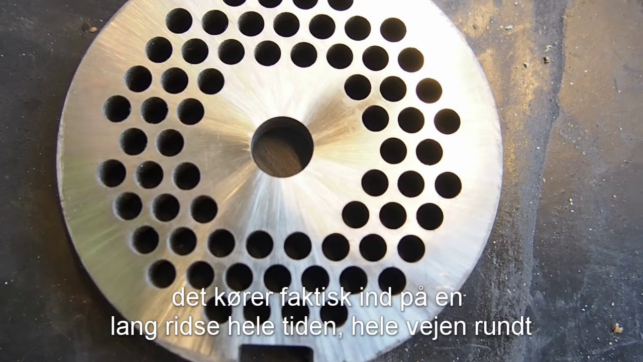 Preben sliber dine brødknive, kødhakker-sæt mm.