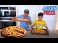 يتعلم جيسون ووالديه صنع البيتزا | تعلم مهنة كلعبة