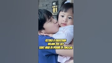 teh lily langsung senyum di gendong a rafathar 😍 #rayyanza #raffiahmad #rafathar #babylily #ytshorts