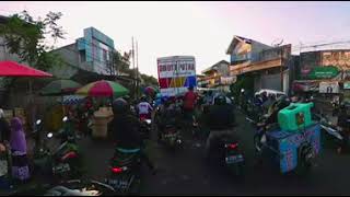 360 view of Indonesian Traditional Market whilst in a traffic jam