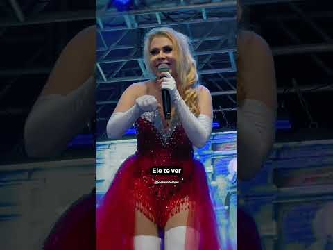 Joelma dá testemunho em show