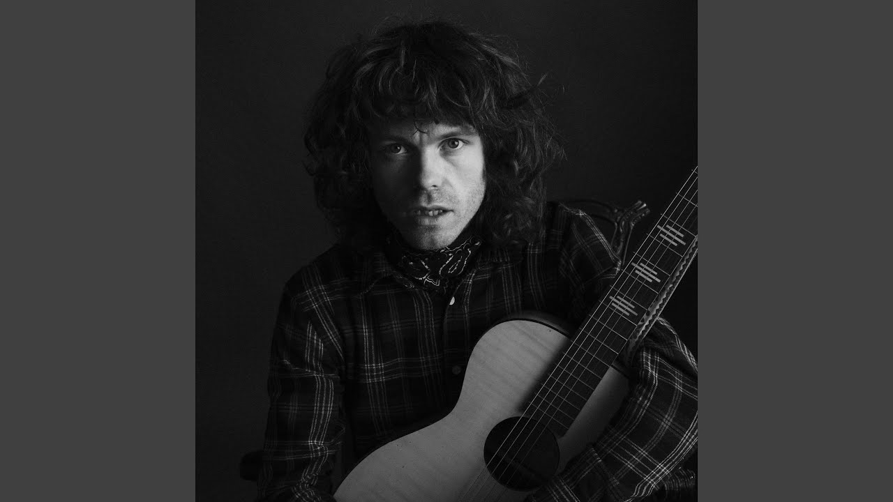 在 YouTube 上观看 War Isn't Murder 在 YouTube 上观看 War Isn't Murder