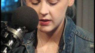 Laura Marling "Night After Night" on WNYC's Spinning On Air chords