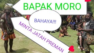 Wallo 11 : TRADISI PEMBAGIAN UANG DENDA ADAT