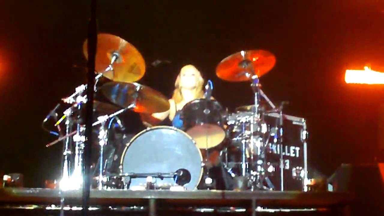 Soulfest 2009 Jen Ledger (Skillet) Drum Solo YouTube