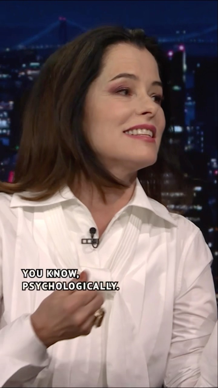 #ParkerPosey thinks massages hit different in Thailand ? #TheWhiteLotus #FallonTonight