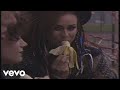 Mark Ronson, The Business Intl. - Somebody to Love Me (Official Video)