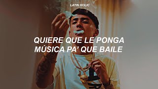 Yng Lvcas - LA BEBE (Letra) || quiere que le ponga música pa' que baile hasta abajo la bebé