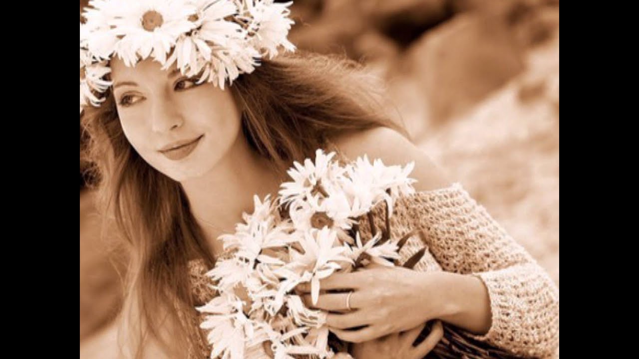 Все женщины похожи на цветы особой красотой