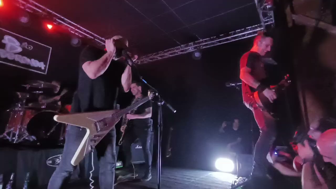 ERASO!•ZEIN GOGORRA•2025/12/27•BONBERENEA,TOLOSA (ERASO!REN AZKEN KONTZERTUA)