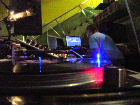 REMEMBER ITZELA TXITXARRO  SKAMNERREN GRABATURIK SESION YOUNG  29 07 2011 - YouTube