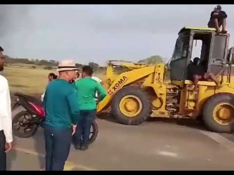 MA-014 é fechada por moradores em protesto contra ponte caída na Baixada Maranhense