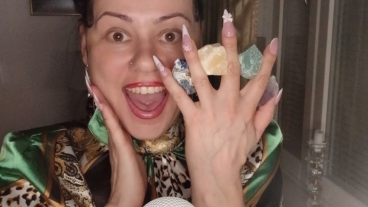 ASMR/Tuu mä näytän sulle mun voima kivet