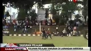 Download lagu Puluhan Pelajar Terlibat Tawuran di Lapangan Merdeka