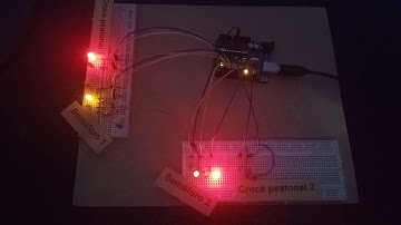 Semáforo doble con cruce peatonal en Proteus y Arduino