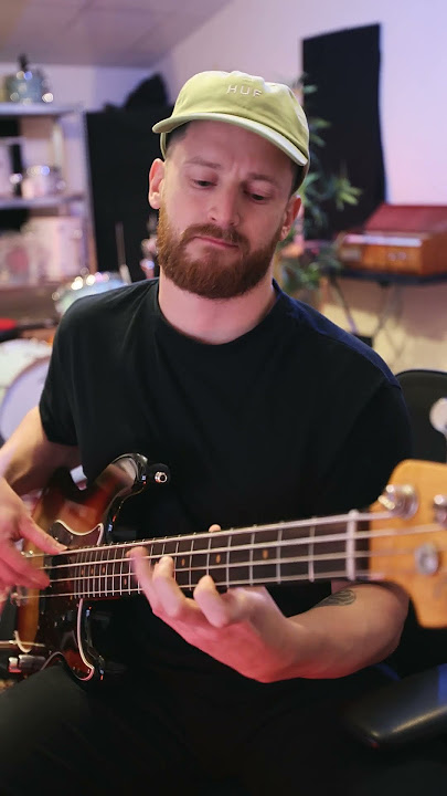 Why EVERY bass player should learn THIS bass line! 🔥 (see description) #StevieWonder #MasterBlaster