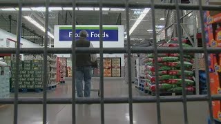 Can you really save money by saving by shopping at warehouse stores? There are pros and cons