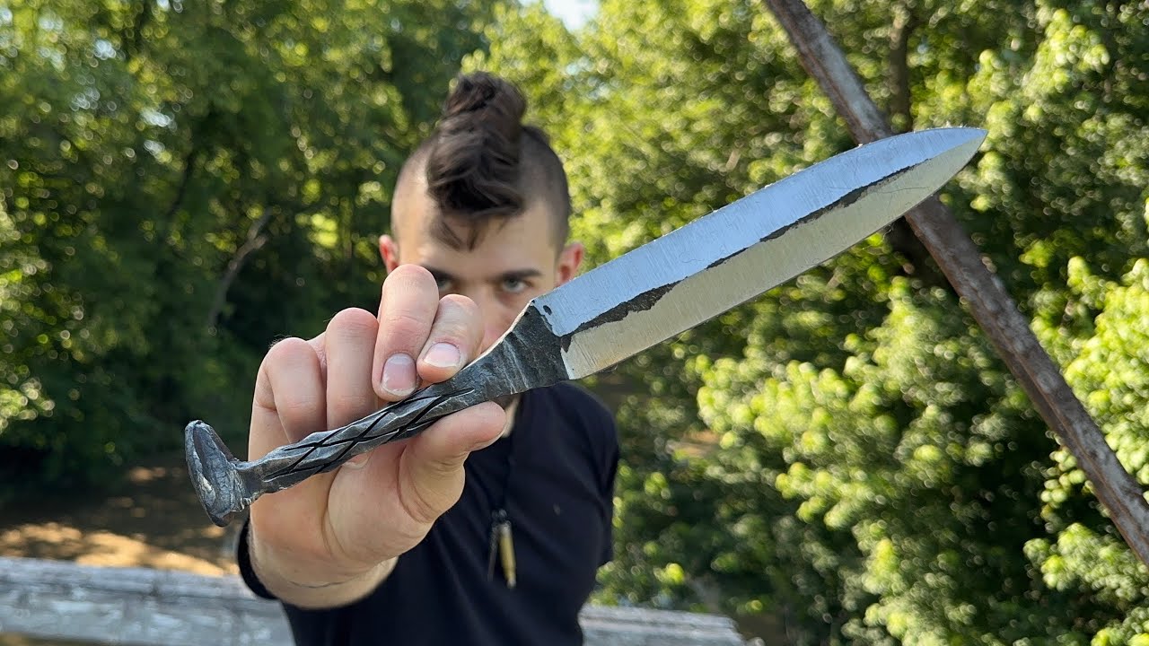 How to forge a railroad spike dagger with pineapples twist handle