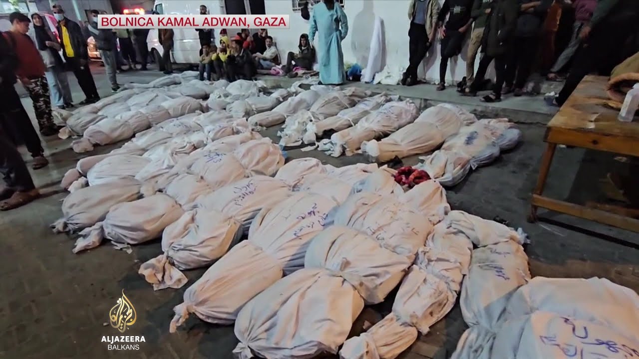 طاقم قناة الجزيرة في مستشفى كمال عدوان بعد وقت قصير من الهجوم