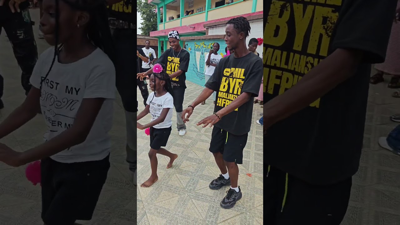 Nidja Prestation bal Poussière Lycée Jeunes filles 