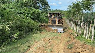 Bulldozer D6R XL Quick Solution for Repairing Plantation Roads