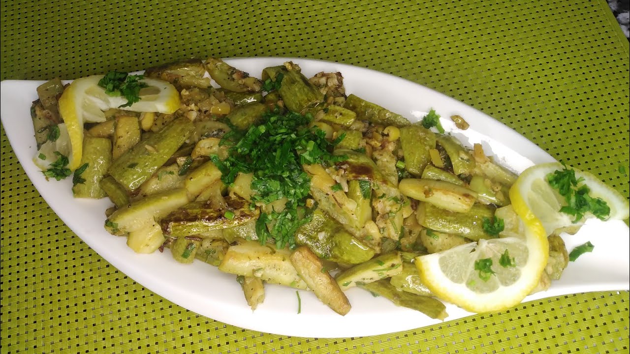 قرعة خظراء (كوسا) مشرملة بالحامض والزيتون  وصحية ولذيذة من اسهل ما يكون