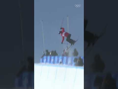 Eileen Gu wins halfpipe gold!