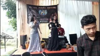 AI VERSI ROCK BAJIDOR